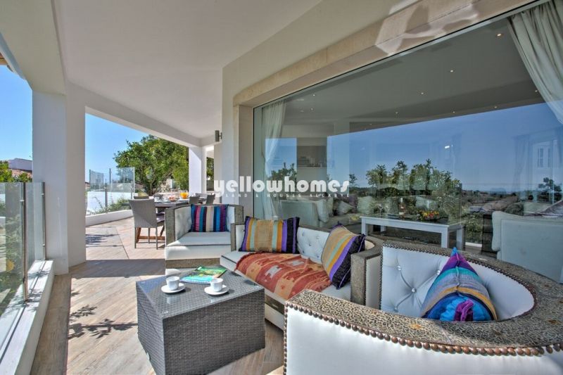 Moradia V5 contemporânea com vista mar e campo perto de Boliqueime